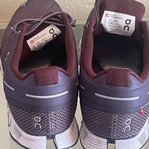 Nice pair of On Cloud (OC) Running shoes size 11 Burgundy color.